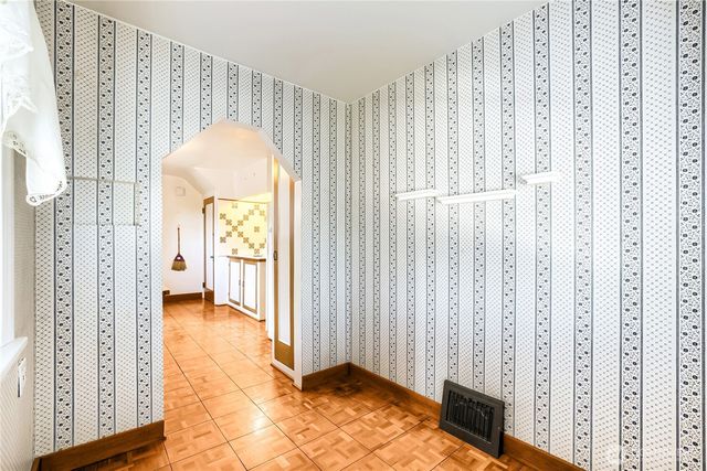 8042 18th Avenue NE, Seattle, WA 98115