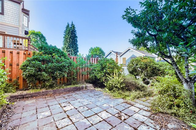 8042 18th Avenue NE, Seattle, WA 98115