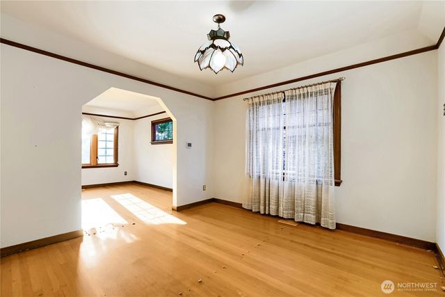 8042 18th Avenue NE, Seattle, WA 98115
