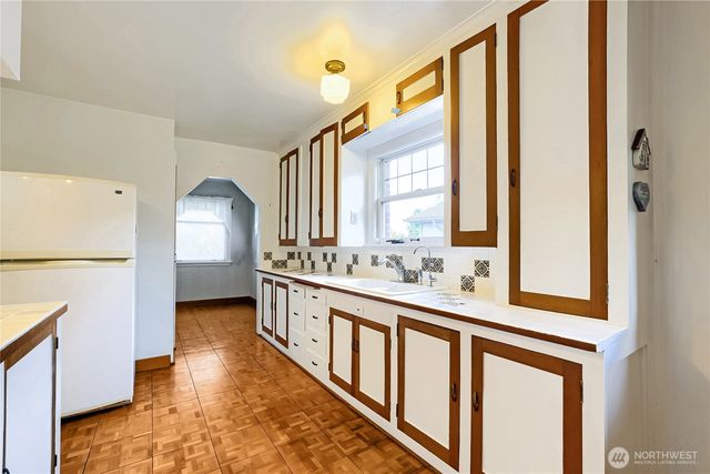 8042 18th Avenue NE, Seattle, WA 98115
