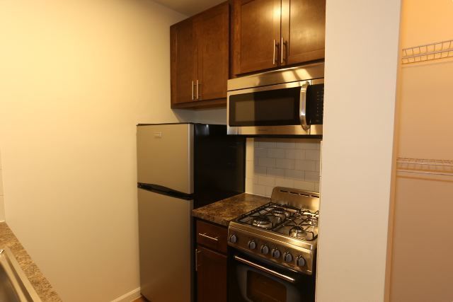 4241 N KENMORE Avenue 104, Chicago, IL 60613