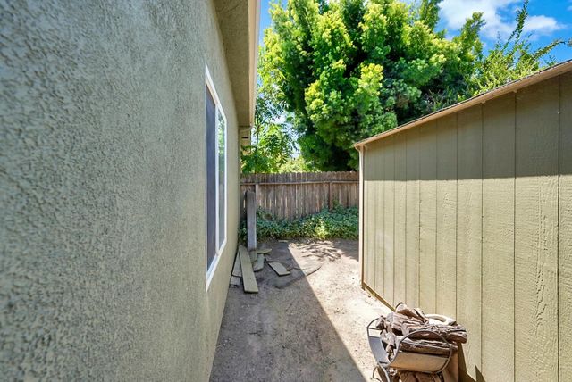 5932 Huntley Ct, Riverbank, CA 95367