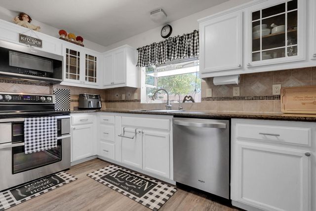 5932 Huntley Ct, Riverbank, CA 95367