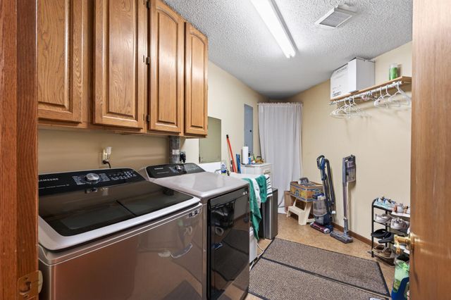 6710 Buckley Circle, Inver Grove Heights, MN 55076