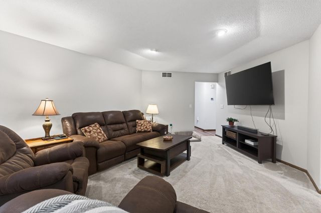 6710 Buckley Circle, Inver Grove Heights, MN 55076