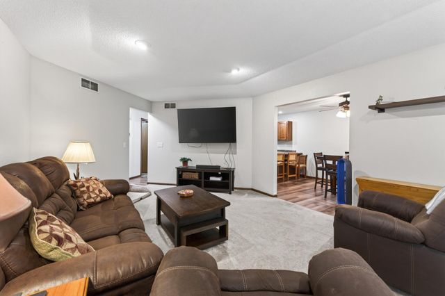 6710 Buckley Circle, Inver Grove Heights, MN 55076
