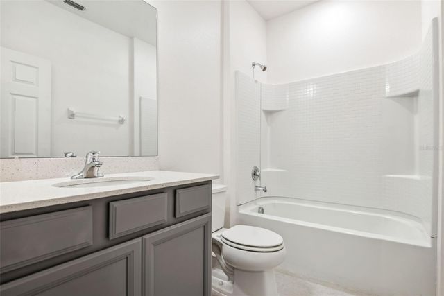 5756 SPOTTED HARRIER WAY, Lithia, FL 33547