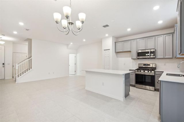 5756 SPOTTED HARRIER WAY, Lithia, FL 33547