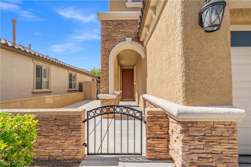 1021 Chestnut Chase Street, Las Vegas, NV 89138 — photo 3
