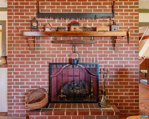 21 BRIGHT ACRES CT, Brightwood, VA 22715