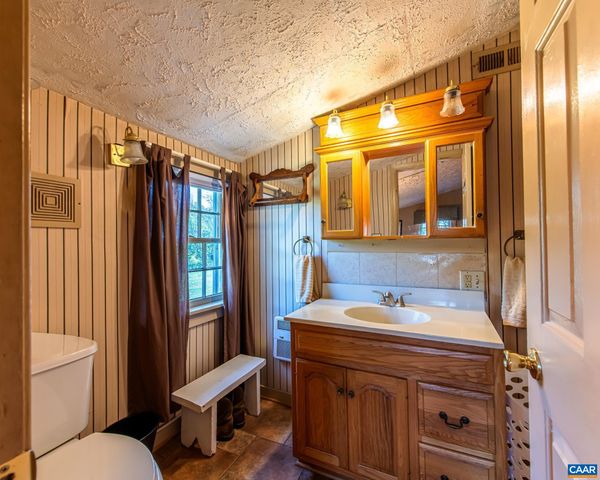 21 BRIGHT ACRES CT, Brightwood, VA 22715