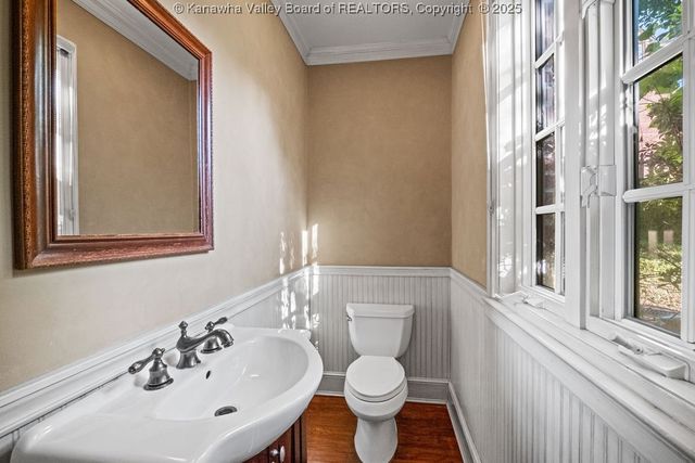 854 Edgewood Drive, Charleston, WV 25302