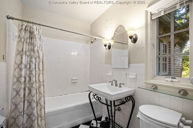 854 Edgewood Drive, Charleston, WV 25302