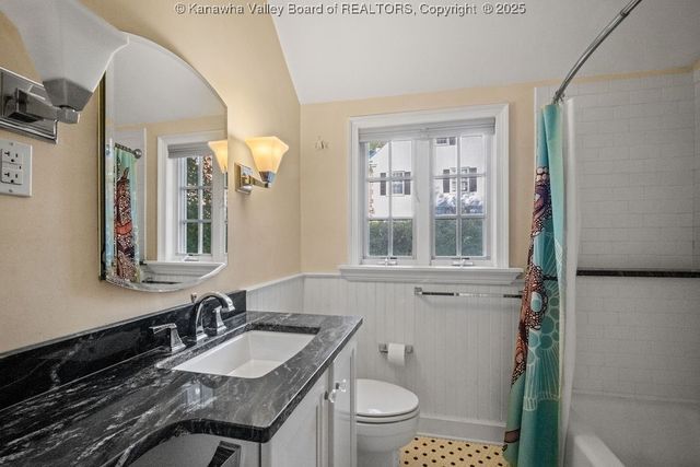 854 Edgewood Drive, Charleston, WV 25302