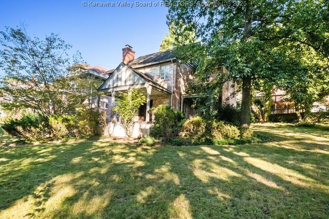 854 Edgewood Drive, Charleston, WV 25302