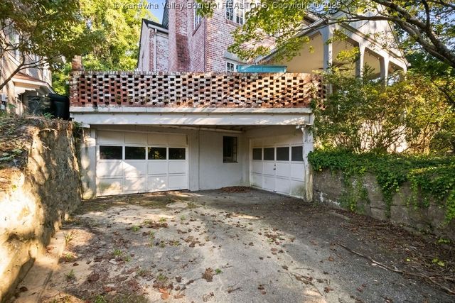 854 Edgewood Drive, Charleston, WV 25302