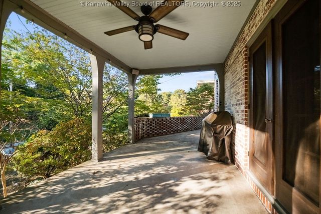 854 Edgewood Drive, Charleston, WV 25302