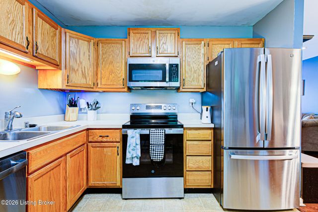 2112 Challedon Way, Louisville, KY 40223