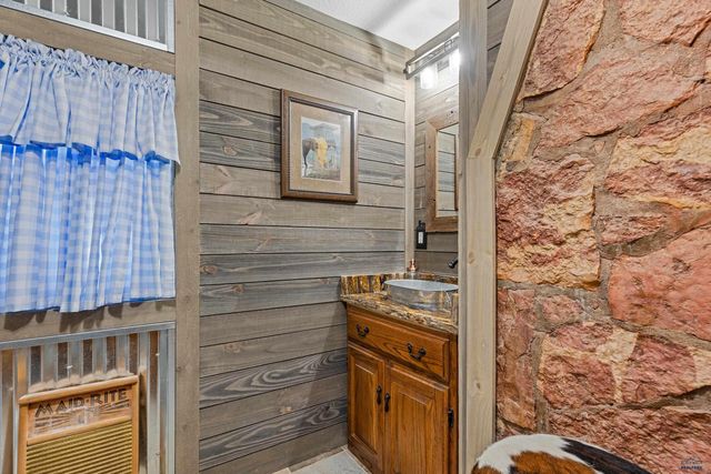 622 HARTER DR, Rapid City, SD 57702