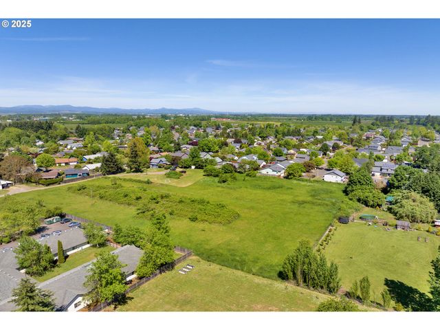 1133 IRVINGTON Dr, Eugene, OR 97404