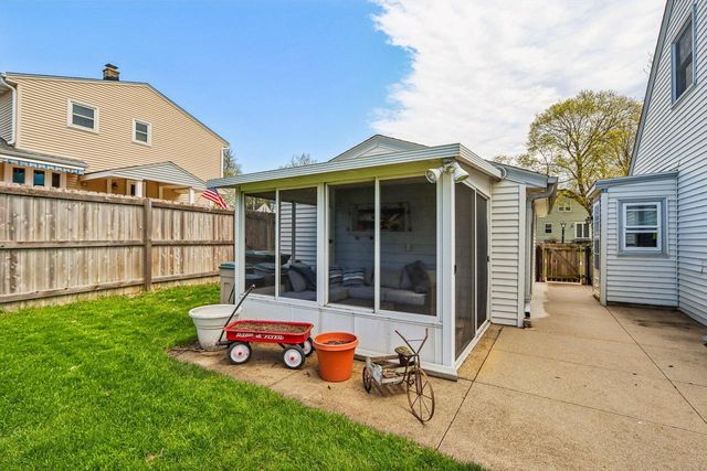 2115 119th STREET, Wauwatosa, WI 53226
