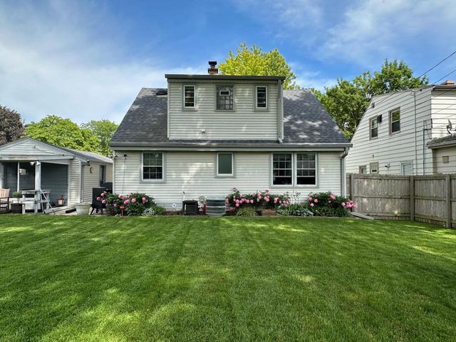 2115 119th STREET, Wauwatosa, WI 53226