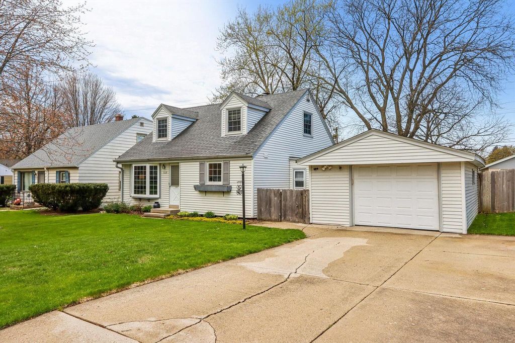 2115 119th STREET, Wauwatosa, WI 53226