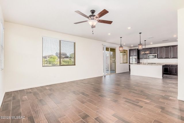 17321 S Nicholas Falls Drive, Vail, AZ 85641