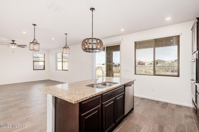 17321 S Nicholas Falls Drive, Vail, AZ 85641