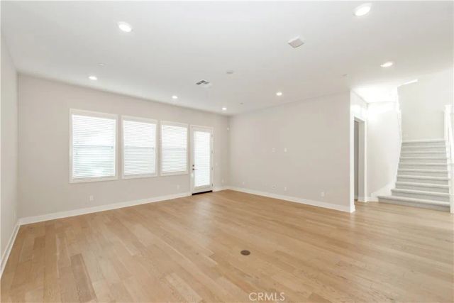 61 Einstein, Irvine, CA 92618