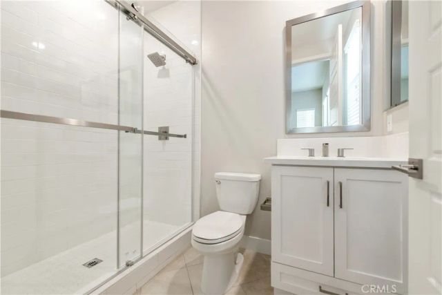 61 Einstein, Irvine, CA 92618