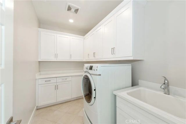 61 Einstein, Irvine, CA 92618