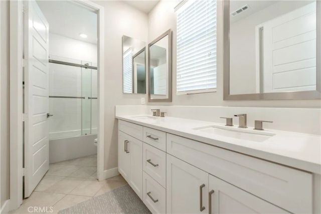 61 Einstein, Irvine, CA 92618