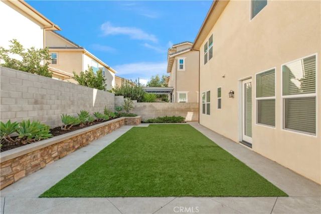 61 Einstein, Irvine, CA 92618