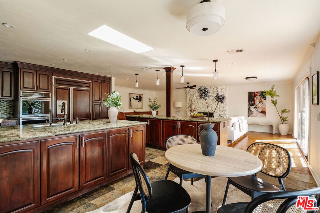 Image 14 of property listing at 9747 Babbitt Avenue, Northridge, CA 91325