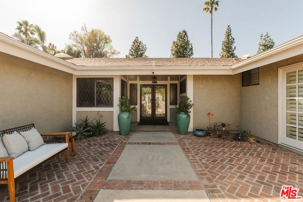 Image 2 of property listing at 9747 Babbitt Avenue, Northridge, CA 91325
