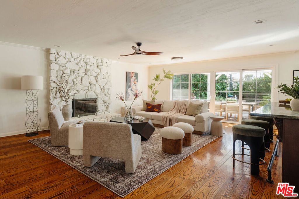 Image 3 of property listing at 9747 Babbitt Avenue, Northridge, CA 91325