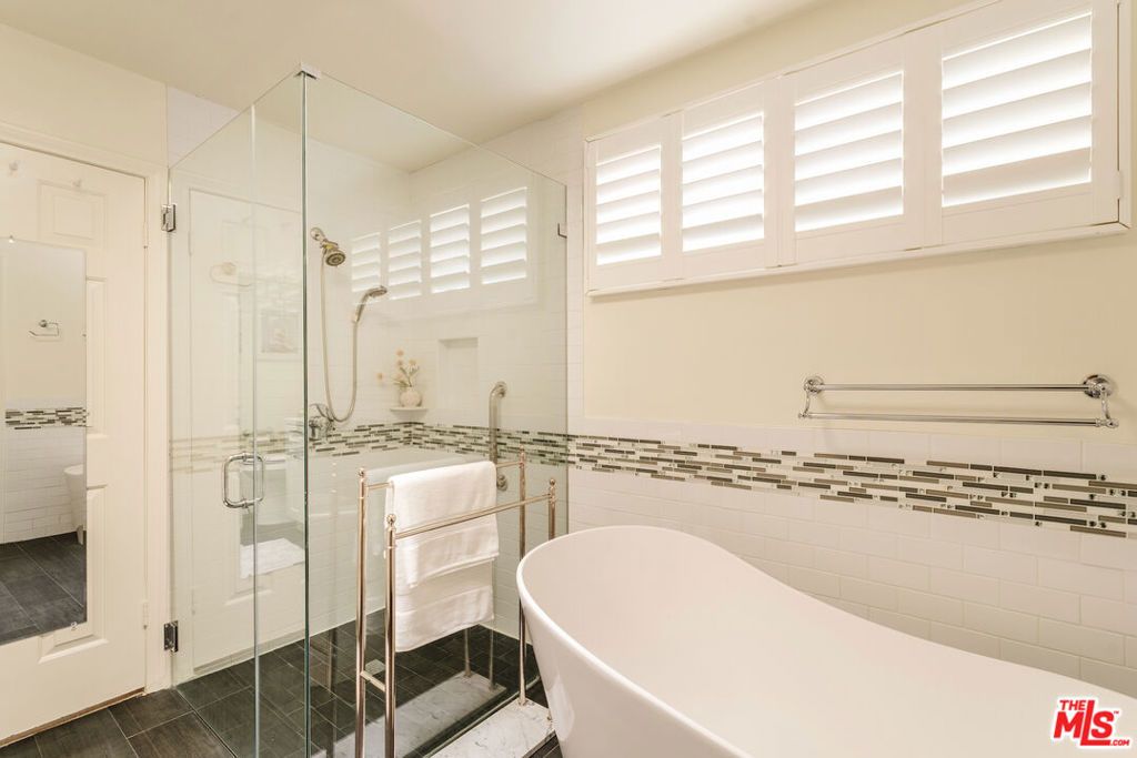 Image 30 of property listing at 9747 Babbitt Avenue, Northridge, CA 91325