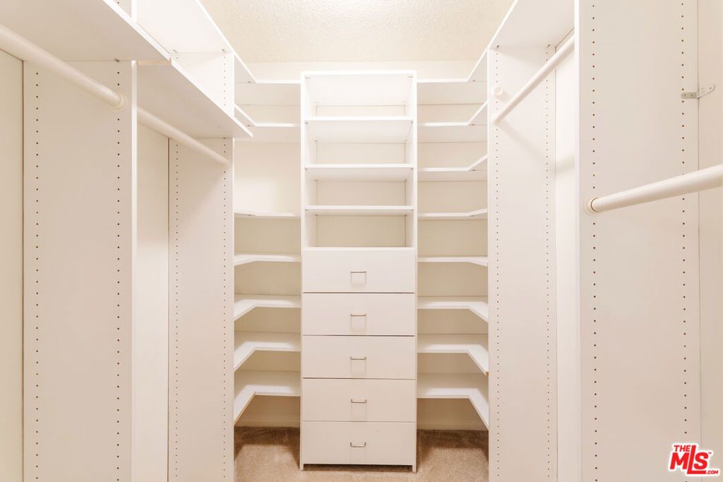 Image 44 of property listing at 9747 Babbitt Avenue, Northridge, CA 91325