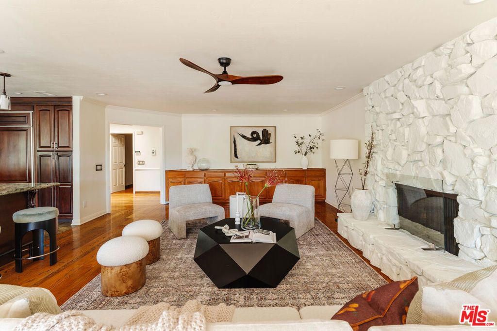 Image 5 of property listing at 9747 Babbitt Avenue, Northridge, CA 91325