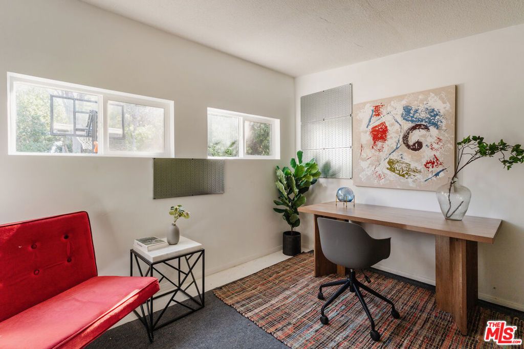 Image 67 of property listing at 9747 Babbitt Avenue, Northridge, CA 91325