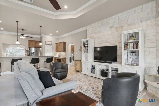 416 Western Sky Trail, Jarrell, TX 76537