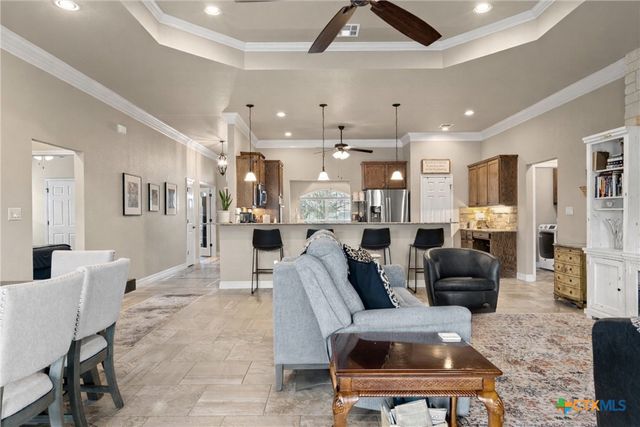 416 Western Sky Trail, Jarrell, TX 76537