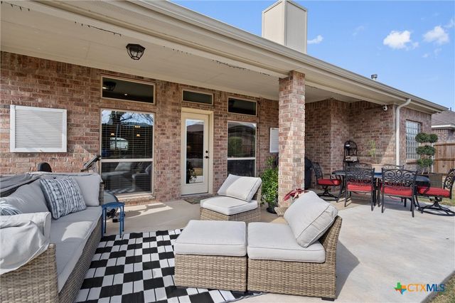 416 Western Sky Trail, Jarrell, TX 76537