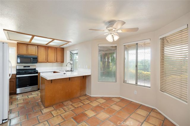 40511 Via Amapola, Murrieta, CA 92562