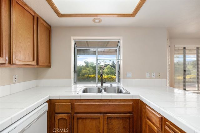 40511 Via Amapola, Murrieta, CA 92562