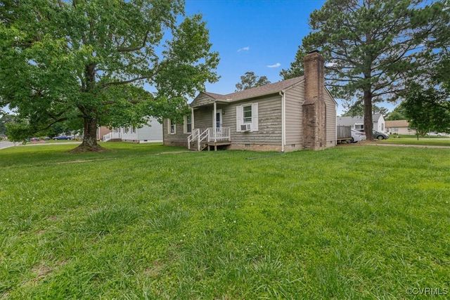 2560 Pin Oak Ct, Colonial Heights, VA 23834