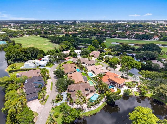 962 SW 93rd Ter, Plantation, FL 33324