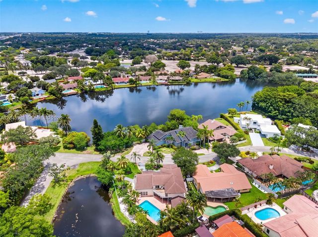 962 SW 93rd Ter, Plantation, FL 33324