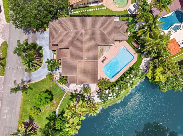 962 SW 93rd Ter, Plantation, FL 33324